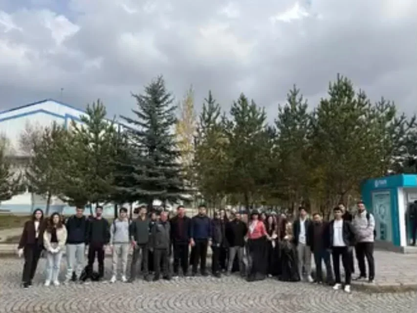 Kafkas Üniversitesi kulüplerinden çevre seferberliği
