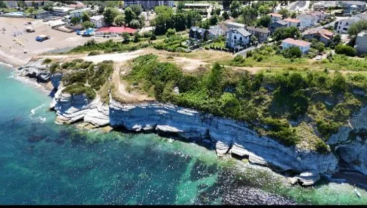 Akçakoca’da falezlerin yapılaşmaya açılması tartışma yarattı