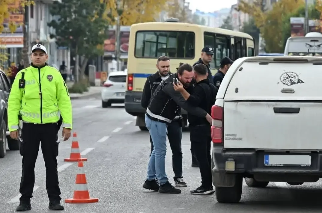 Kars’ta okul çevrelerinde güvenlik denetimleri artırıldı