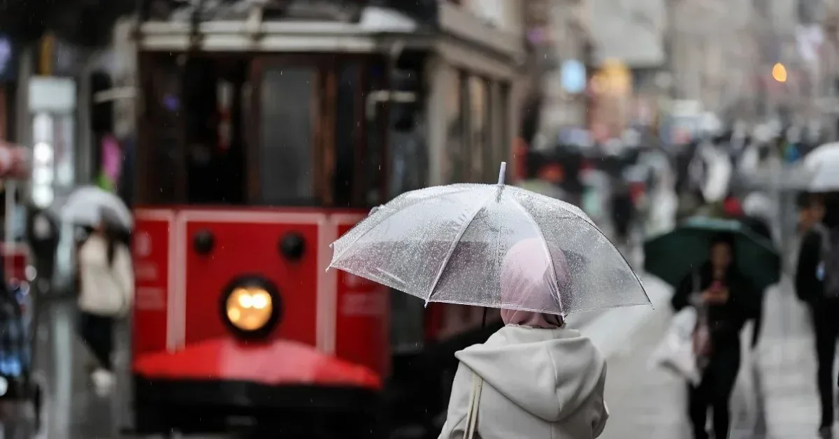 İstanbul için kuvvetli yağış ve fırtına uyarısı