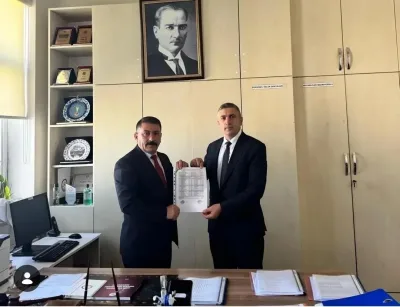 Sağlık-Sen Kars Şube Başkanı Muharrem Koşkalan mazbatasını aldı