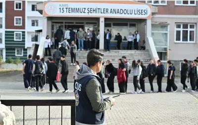 Kars'ta asayiş ekipleri okul çevrelerinde teyakkuzda